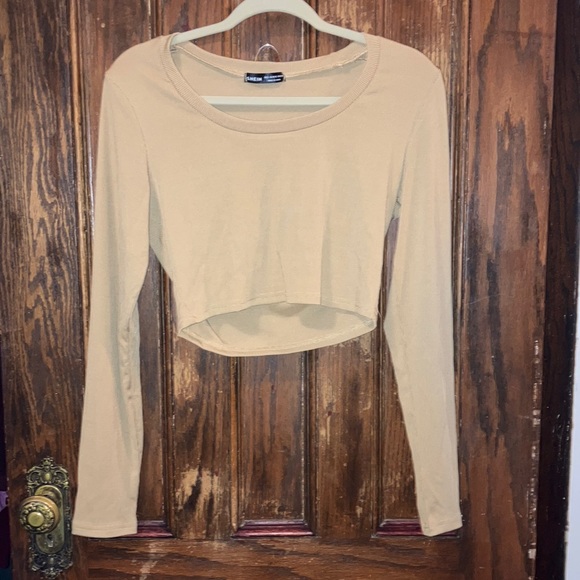 SHEIN Tops - ⭐️5/25$ SHEIN tan/gold crop top